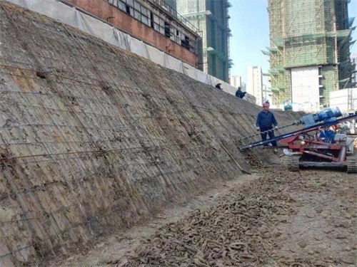新邱建筑边坡支护